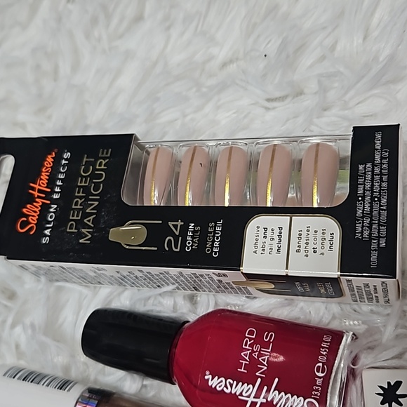 Makeup Bundle with Case - Picture 3 of 12